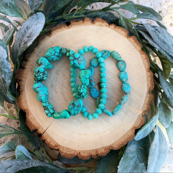 Natural Blue Kingman Turquoise Ithica Peak Nugget & Howlite Gemstone Bracelets - Picture 2 of 8